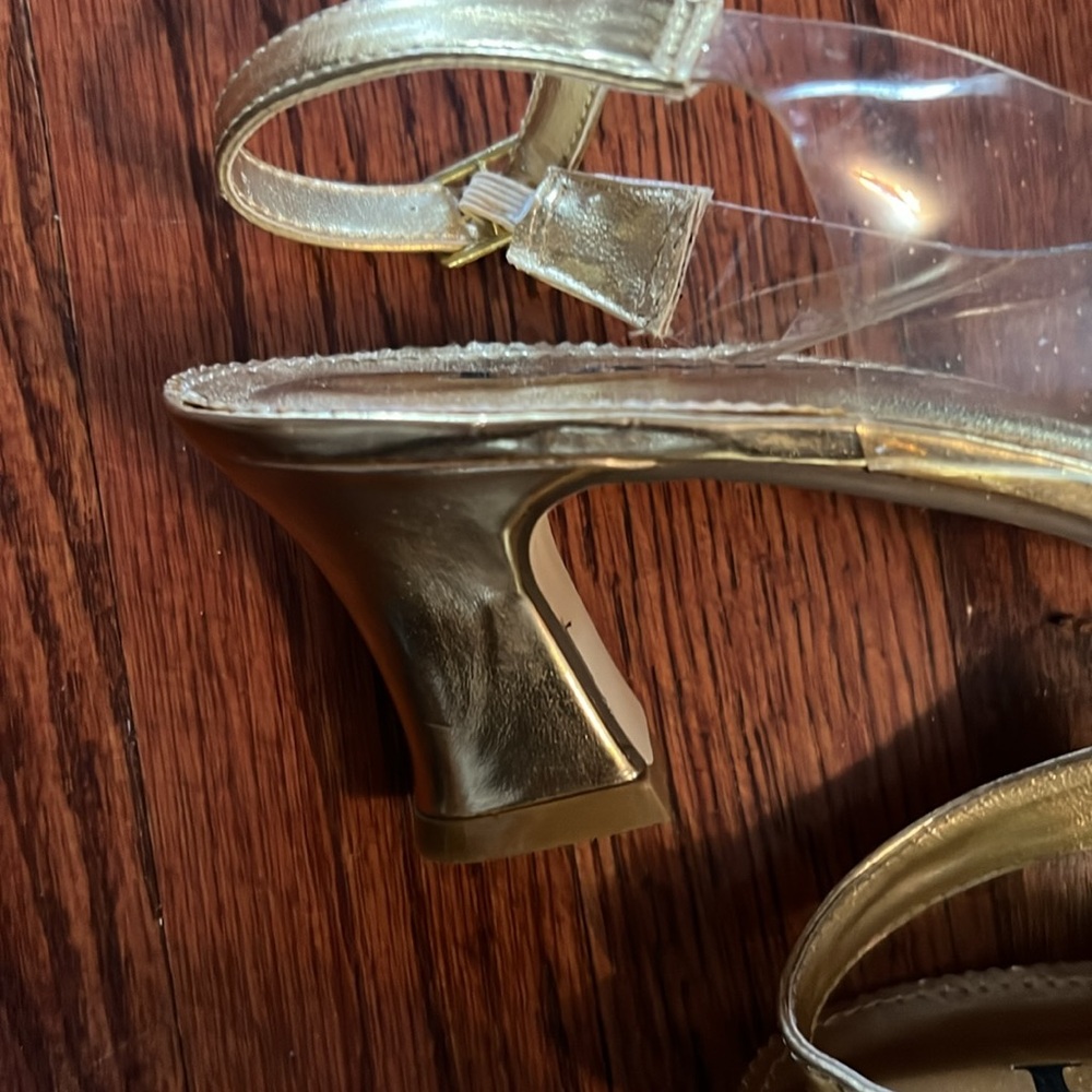 New Gold Sandals - Picture 5 of 5